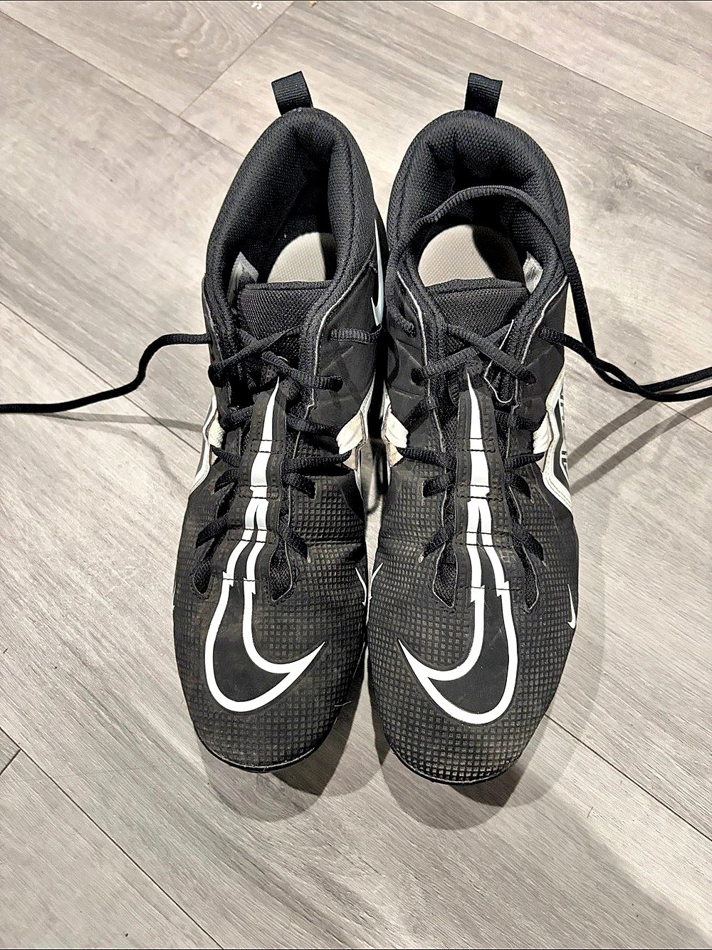 Nike Alpha Huarache Elite Men's Athletic Shoes in Black & White